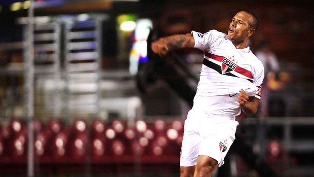 Luis Fabiano gol São Paulo (Foto: Marcos Ribolli / Globoesporte.com)