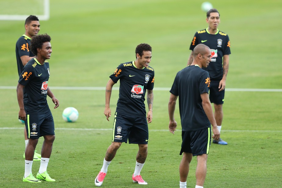 Antes de encarar a Colômbia, seleção brasileira vai treinar dois dias em Manaus