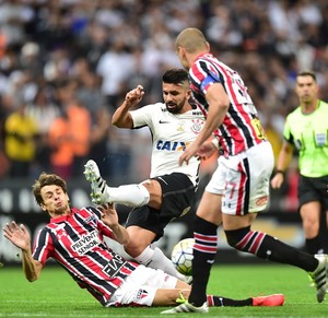 São Paulo e Corinthians: clássico sem identidade sela ano para se esquecer