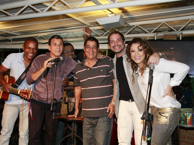 Eri Johnson, Zeca Pagodinho, Conrado e Luka em show no Rio (Foto: Isac Luz/ EGO)