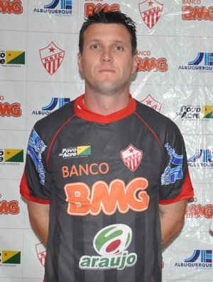 Goleiro Vanderlei e lateral-esquerdo Xaro, no Rio Branco (Foto: Manoel Façanha/Arquivo Pessoal) Goleiro Vanderlei e lateral-esquerdo Xaro, no Rio Branco (Foto: Manoel Façanha/Arquivo Pessoal)