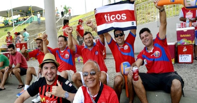 Torcedores da Costa Rica durante 'previsão' antes da vitória contra a Itália (Foto: Abinoan Santiago/G1 AM)