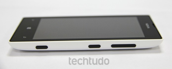 O Nokia Lumia 520 tem apenas três botões físicos (Foto: Marlon Câmara/TechTudo) O Nokia Lumia 520 tem apenas três botões físicos (Foto: Marlon Câmara/TechTudo)
