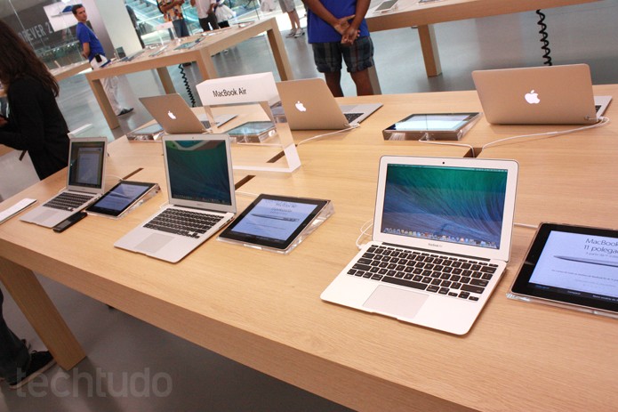 Macs na Apple Store brasileira (Foto: Allan Melo / TechTudo)