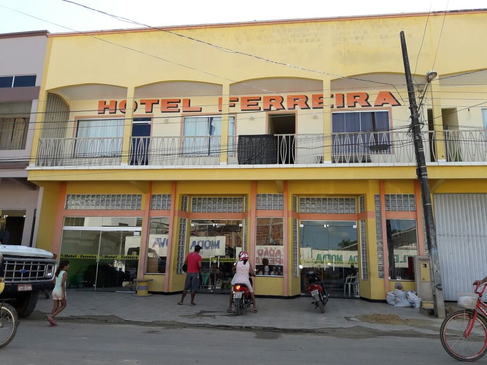 Acidente ocorreu durante uma obra no Hotel Ferreira, em Tarauacá; empresário diz que obras estão paradas e eles estão de luto (Foto: Ananias Ferreira/Arquivo Pessoal)