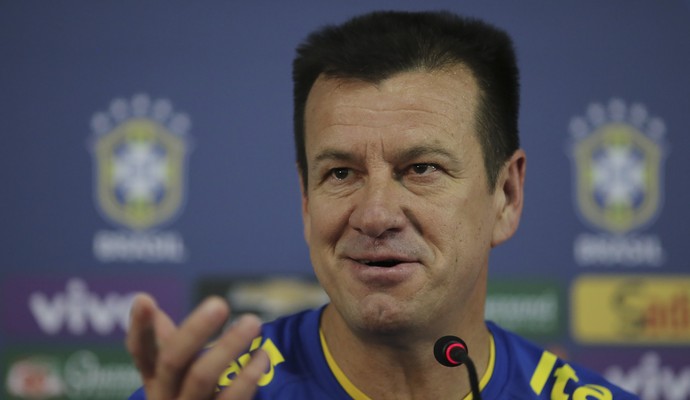 Dunga entrevista coletiva Fortaleza (Foto: Leo Correa / MoWA Sports)
