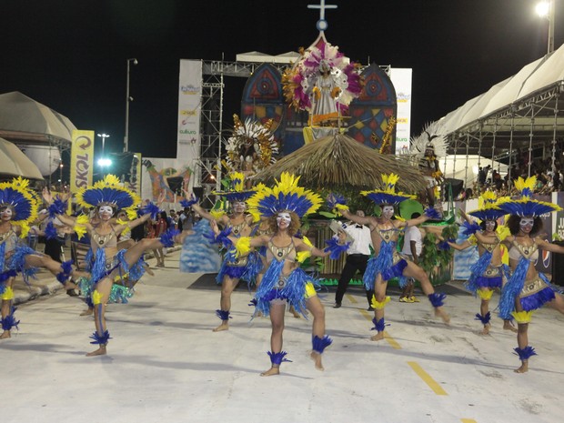 Unidos de Ribamar desfilando na Passarela de São Luís, em 2015 (Foto: De Jesus/O Estado)