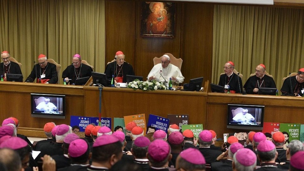 Papa Francisco durante o Sínodo dos Bispos nesta segunda-feira (7). — Foto: Divulgação/Vatican Media