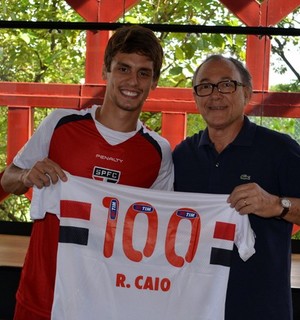Rodrigo Caio camisa 100 jogos São Paulo (Foto: Divulgação São Paulo FC.net)