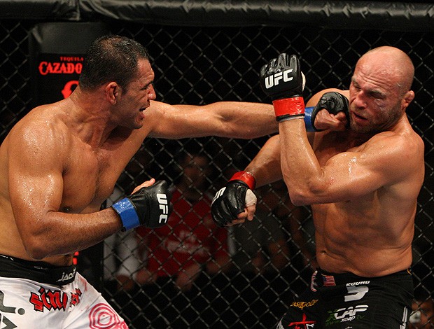 ufc mma rodrigo minotauro randy couture (Foto: Divulgação) ufc mma rodrigo minotauro randy couture (Foto: Divulgação)