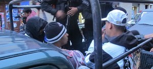 Polícia indicia torcedores por homicídio e os 12 são transferidos (Diego Ribeiro / globoesporte.com)