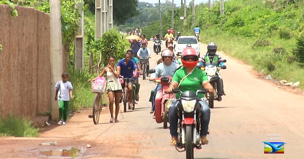 Pais e alunos sofrem com falta de transporte escolar em Bacabal, MA - Globo.com