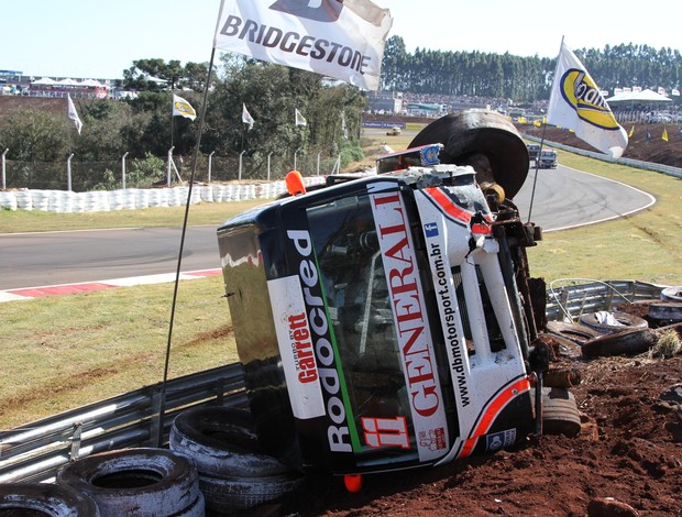 Acidente Jansen Bueno Fórmula Truck Cascavel (Foto: Orlei Silva / divulgação)