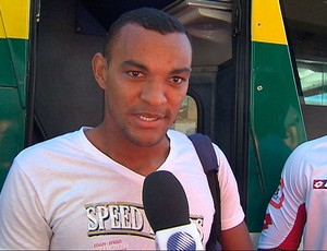 diones bahia entrevista aeroporto (Foto: Reprodução/TV Bahia)