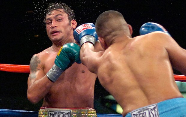 boxe acelino popo freitas contra Juan Diaz (Foto: Agência EFE)
