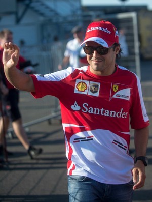 Felipe Massa no paddock do circuito de Hungaroring, palco do GP da Hungria (Foto: AP)