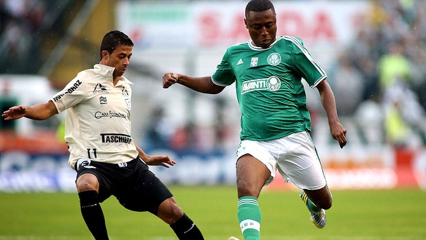 Andre luiz palmeiras e Ricardo Bueno Figueirense Série B (Foto: Giuliano Gomes / Agência Estado)