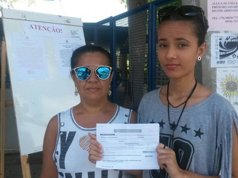 Cristephane Conceição dos Santos disse que não recebeu mensagem sobre o adiamento da prova até as 9h30 (Foto: Anderson Barbosa/G1)