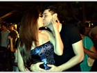 Andressa e Nasser curtem noite aos beijos 