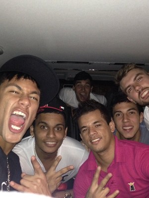 Neymar e os parças (Foto: Reprodução / Instagram)
