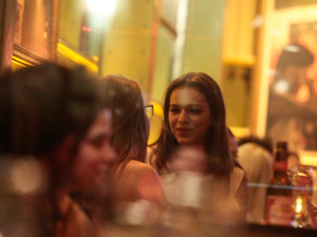 Bruna Marquezine em restaurante em São Paulo (Foto: Leo Franco/ Ag. News)