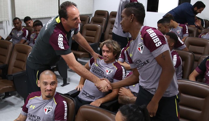 Rogério Ceni São Paulo Reapresentação (Foto: Rubens Chiri/saopaulofc.net)