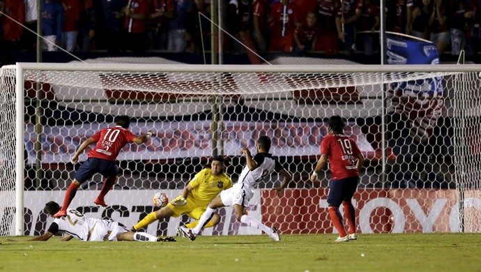 Goleiros de Corinthians, Cruzeiro e Nacional-URU disputam melhor defesa