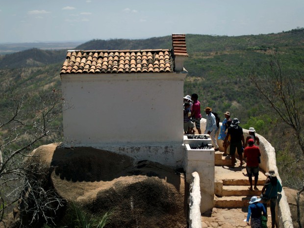 Capela Nossa Senhora do Perpétuo Socorro, distante quatro quilômetros da zona urbana de Juazeiro do Norte, é outro ponto de peregrinação de romeiros (Foto: Ueslei Marcelino/Reuters)