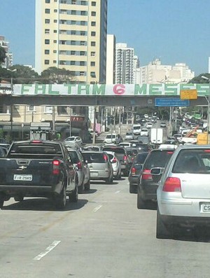 Torcida do Verdão faz faixas em homenagem ao centenário do clube