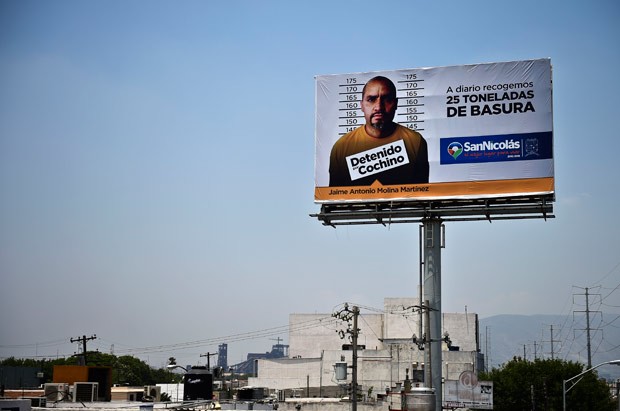 Cidade mexicana exibe acusado de jogar lixo no chão em outdoor (Foto: Ronaldo Schemidt/AFP) Cidade mexicana exibe acusado de jogar lixo no chão em outdoor (Foto: Ronaldo Schemidt/AFP)