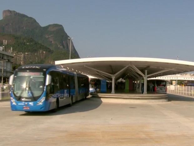 BRT Transolímpica e trecho do BRT Transoeste são abertos à população (Foto: Reprodução / TV Globo)