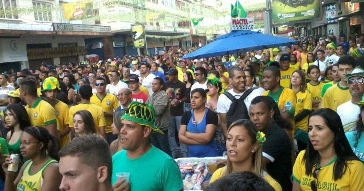 Torcedores se reúnem no Centro de Teresópolis, RJ, e têm placar ... - Globo.com