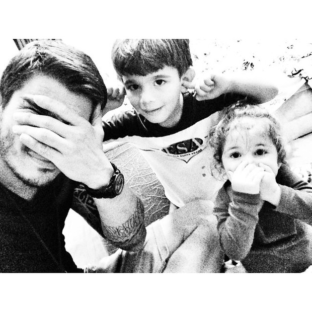 Erik Silva com o filho e a sobrinha (Foto: Reprodução/ Instagram)