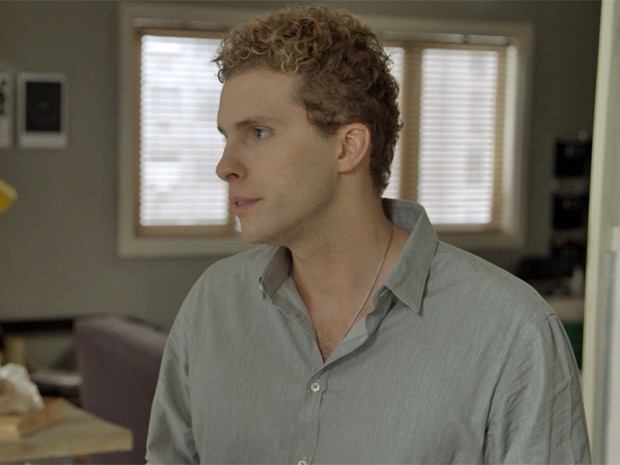 Vinícius tenta entender os motivos da Regina (Foto: TV Globo)