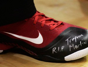 tênis lebron james miami heat homenagem trayvon martin (Foto: Agência Reuters)