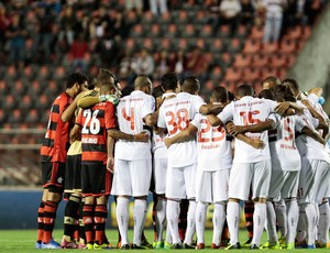 abraço protesto bom senso Flamengo x São Paulo (Foto: Miguel Schincariol / Ag. Estado)