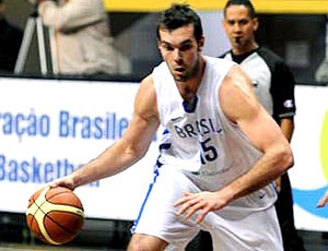 Murilo Becker no treino de basquete (Foto: Fernando Gomes / Divulgação CBB) Murilo Becker no treino de basquete (Foto: Fernando Gomes / Divulgação CBB)