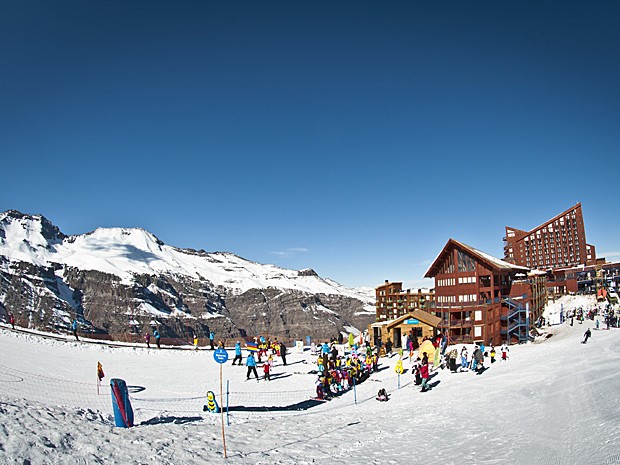 Escola de esqui e snowboard na estação  (Foto: Andres Pascual/Valle Nevado)