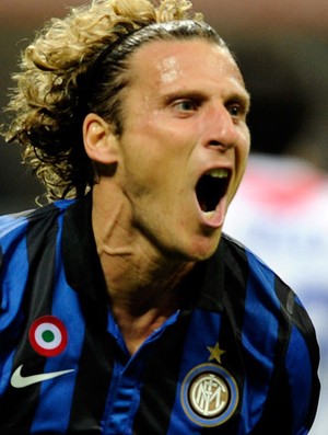 forlan Catania x internazionale (Foto: Getty Images)