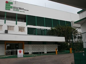 IFMT fachada (Foto: Leandra Ribeiro/G1)