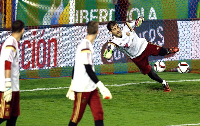 Casillas treino Espanha (Foto: Agência AFP)
