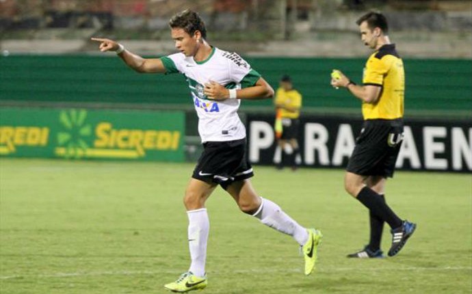 Keirrison marca o gol de empate contra o Prudentópolis (Foto: Divulgação/ Site oficial Coritiba)