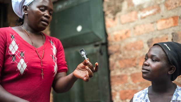 Anticoncepcionais injetáveis em dose única (Foto: PATH Will Boase/BBC)