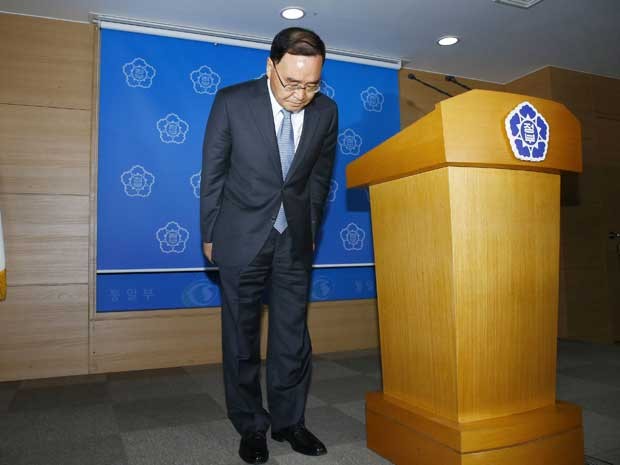 Chung Hong-won renunciou ao cargo de primeiro-ministro após críticas sobre resgate das vítimas do naufrágio de 16 de abril. (Foto: Lee Sang-hak / Yonhap / via Reuters )