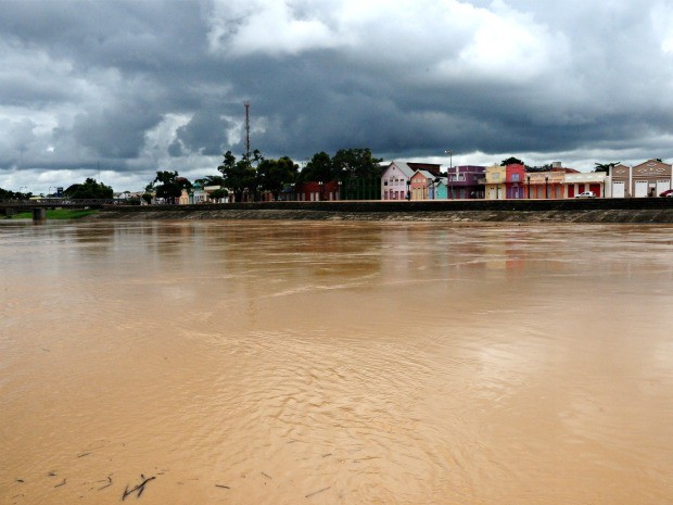 Nível do Rio Acre 13,27m, 23 cm da cota de alerta (Foto: Victor Augusto / Arquivo Pessoal)