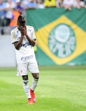 Elenco do Palmeiras assimila vaias e cobra melhor rendimento na arena