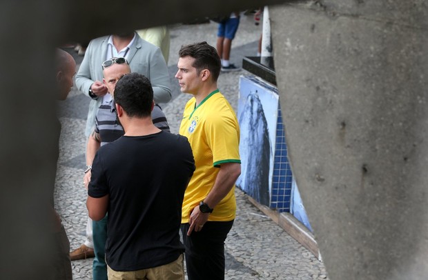 Henry Cavill passeia pelo Rio de Janeiro (Foto: André Freitas)