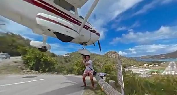 O turista se arriscou durante a aterrissagem de pequeno avião