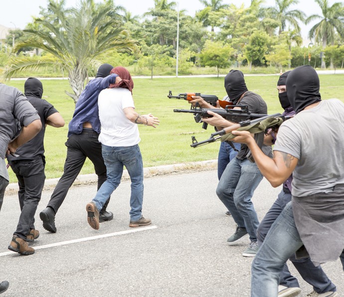 Romero é sequestrado (Foto: Felipe Monteiro/ Gshow)