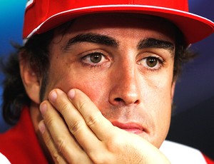 Alonso na coletiva da Fórmula 1 (Foto: Getty Images)